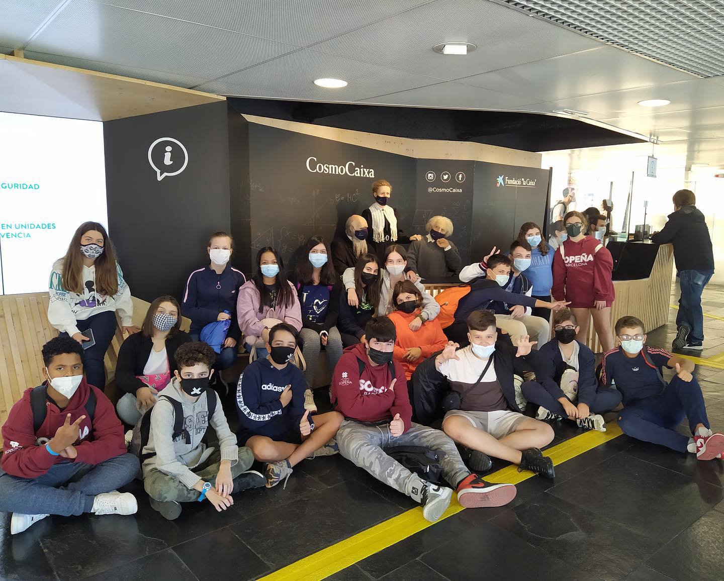 Viatge topològic al centre del paper